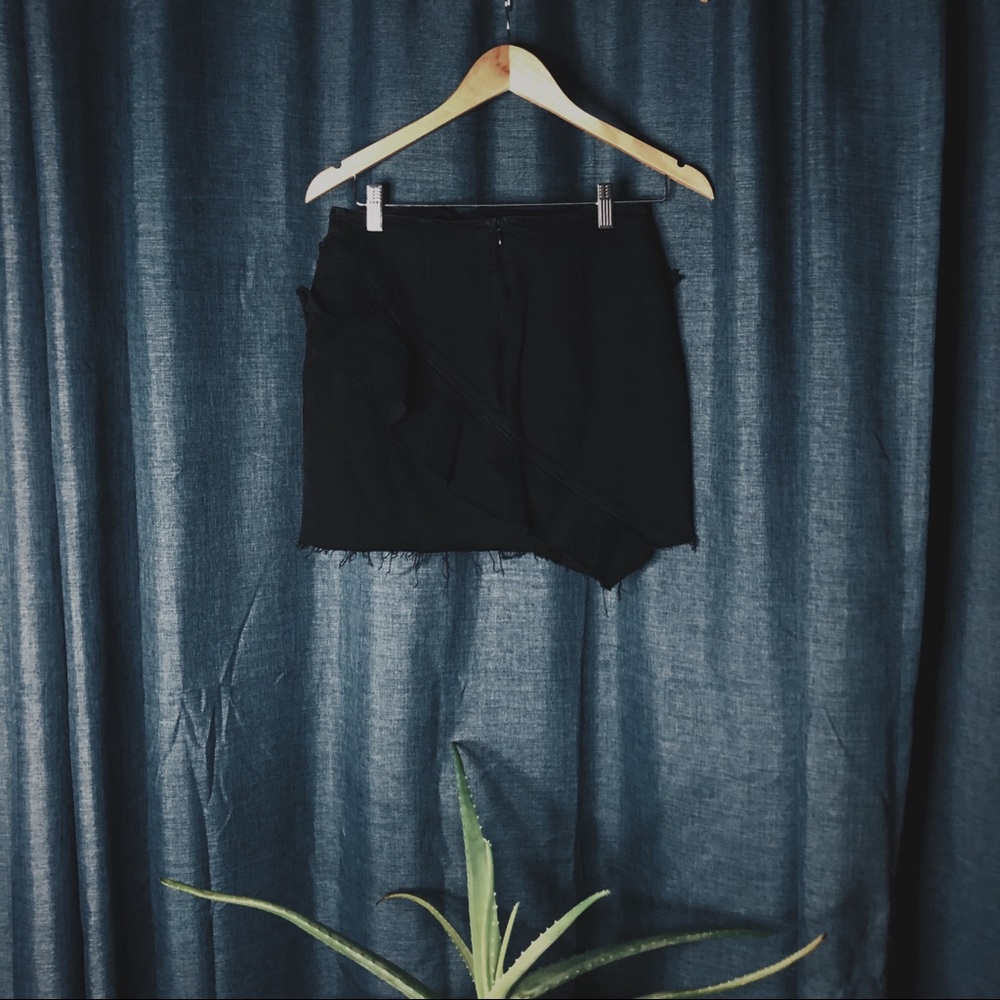 💥24 HR CLEAR-OUT💥 Zara Denim Mini Skirt - Picture 2 of 4
